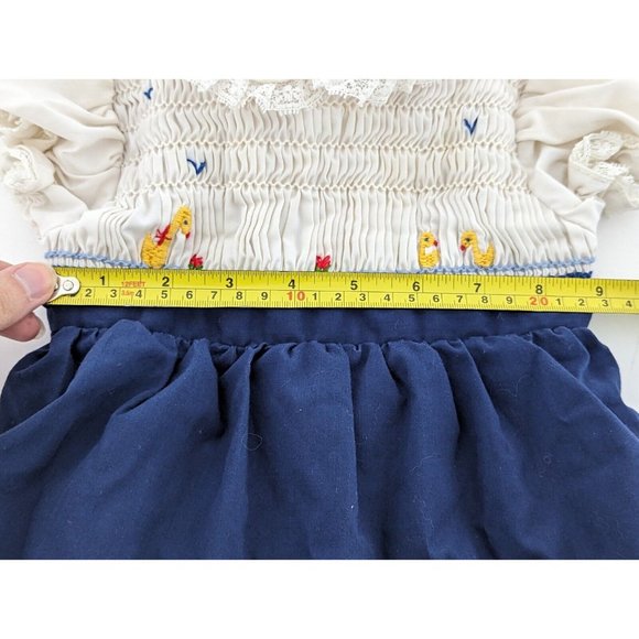 Vintage Nana's Pet Smocked Lace Collar Dress Size 12 Months Blue White Ducks - Picture 11 of 12